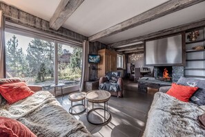 Télévision, cheminée