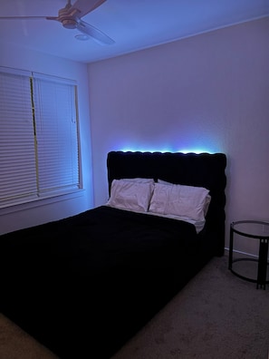 WiFi, bed sheets