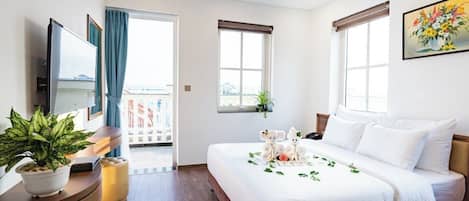 Blackout drapes, soundproofing, iron/ironing board, free WiFi