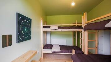 4 bedrooms, free WiFi