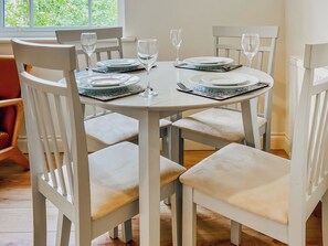 Dining - 1 bedroom accommodation in Filey (Filey)