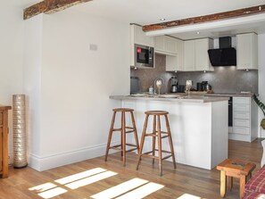 Private kitchen - A beautiful rural base around 1. 5 miles from the centre of Holmfirth. (Holmfirth)