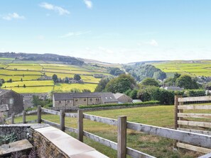 Property grounds - A beautiful rural base around 1. 5 miles from the centre of Holmfirth. (Holmfirth)
