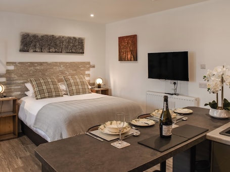1 室のベッドルーム、WiFi (無料). 1 bedroom accommodation in Ashen, near Clare