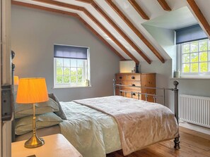 4 bedrooms, free WiFi