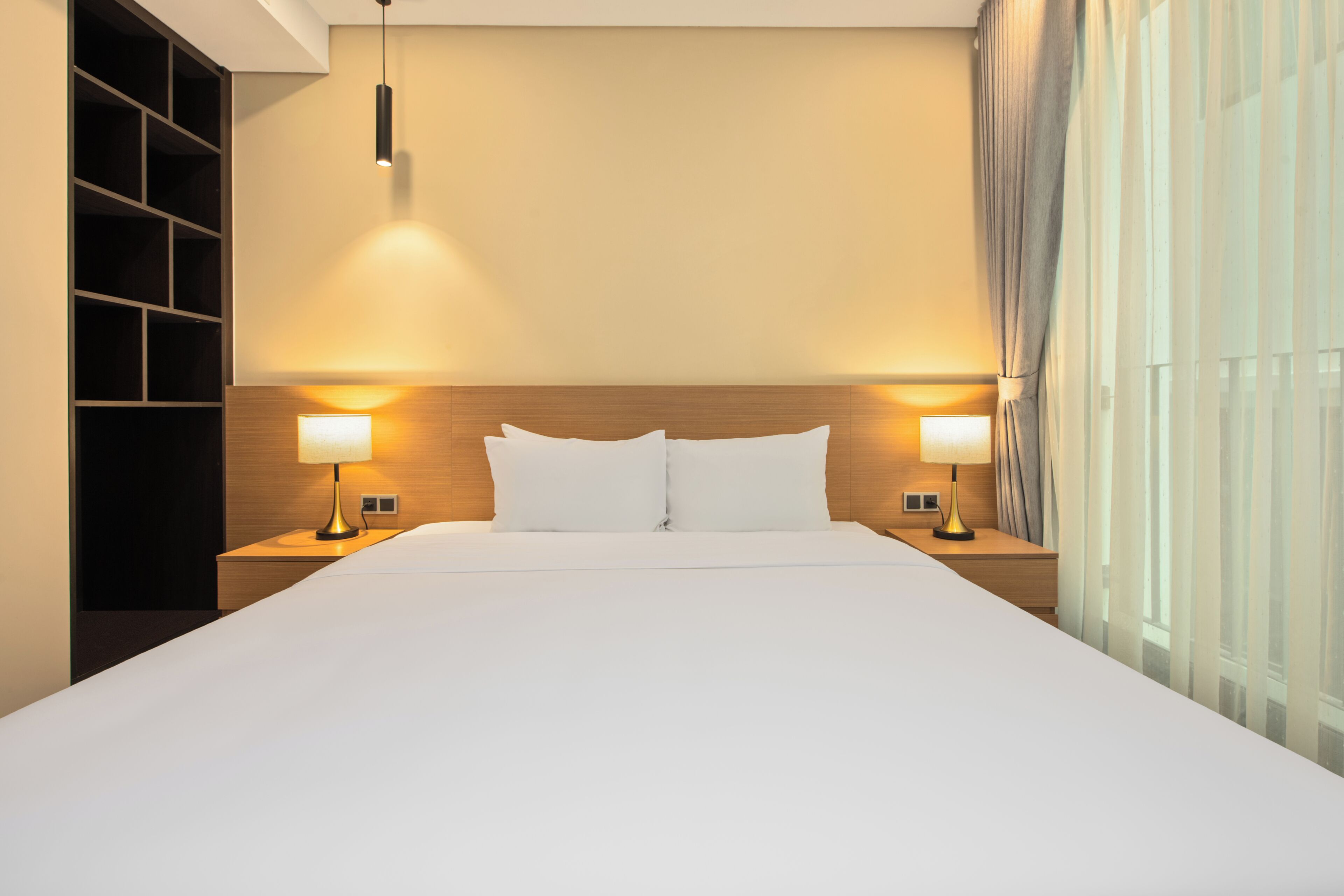 Apartemen Deluks, 1 kamar tidur, balkon, pemandangan halaman | Meja kerja, ruang kerja ramah laptop, dan setrika/meja setrika