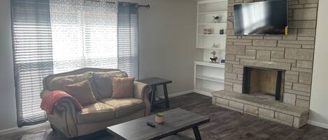 Televisión, chimenea