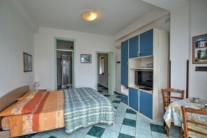 1 bedroom, free WiFi, bed sheets - Villa Antea: A characteristic and welcoming apartment built on the sloping cliff in front of the sea, with Free WI-FI. (Ravello)