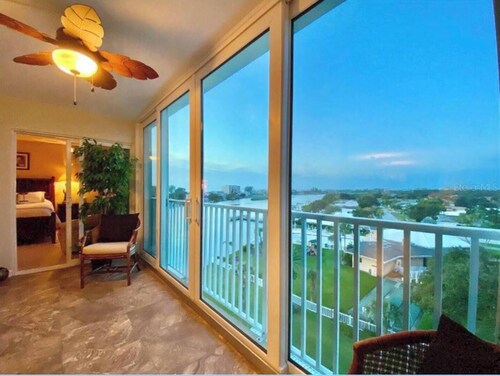 Regal 702 Snowbird Paradise