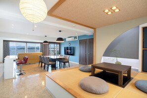 Family Apartment, Ocean View | Blackout drapes, free WiFi, bed sheets - Ocean Smile (Shirahama)