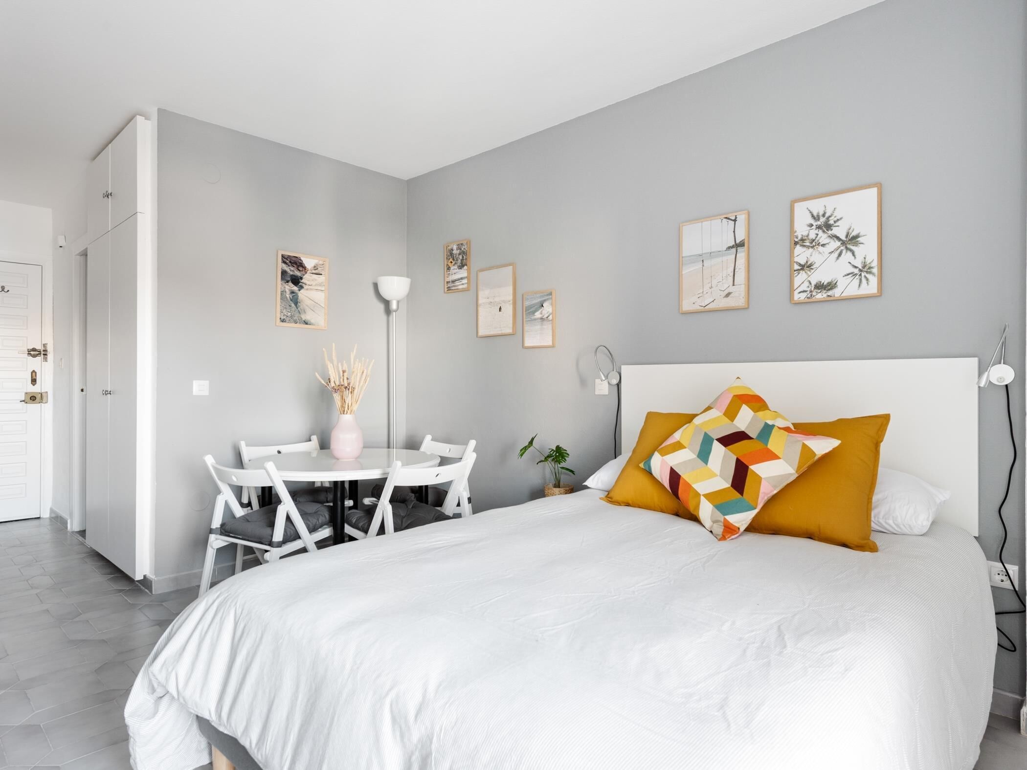 Bügeleisen/Bügelbrett, Internetzugang, Bettwäsche