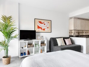 1 habitación, tabla de planchar con plancha, internet y ropa de cama 