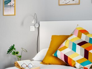 Strykejern/-brett, internettilgang og sengetøy