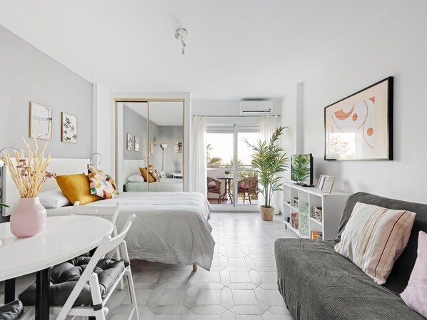 1 bedroom, iron/ironing board, Internet, bed sheets