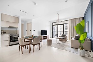 Interior - Silkhaus Sea & Palm View 1BDR | Marina Vista Bldg (Dubai)