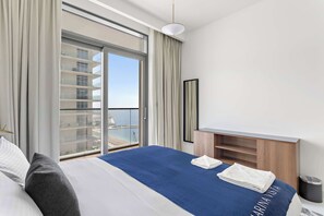 1 bedroom, desk, iron/ironing board, WiFi