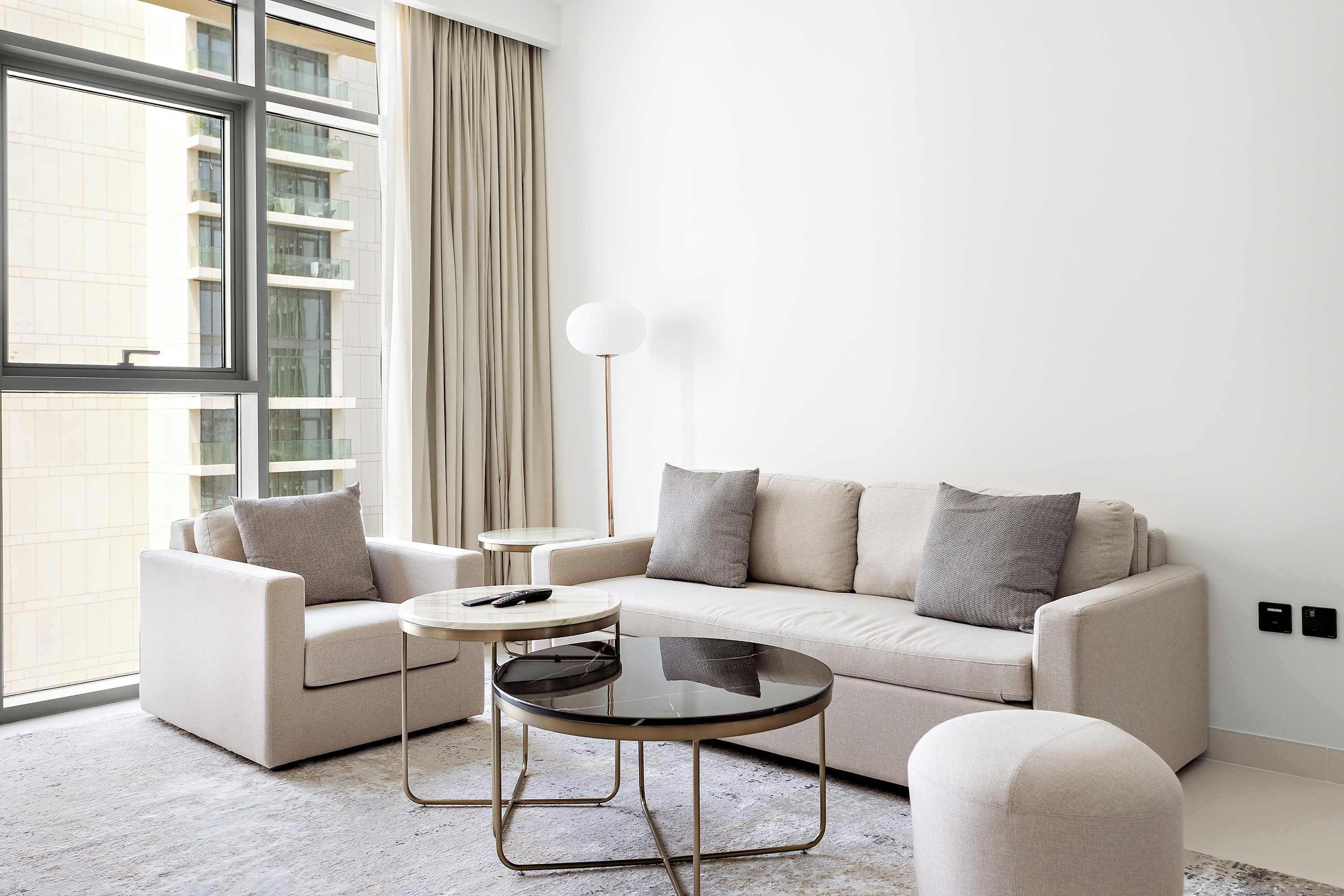 Televisión y oficina 