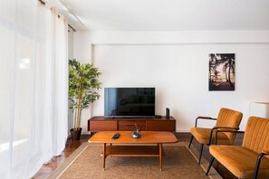 TV