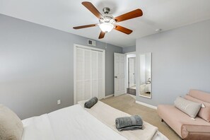 5 bedrooms, desk, iron/ironing board, travel cot