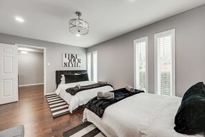 5 bedrooms, desk, iron/ironing board, travel crib