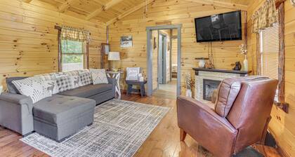 Charming Couples Cabin on 40 Acres in Zanesville