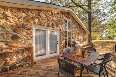 Dog-Friendly Kentucky Lake Home w/ Game Room!