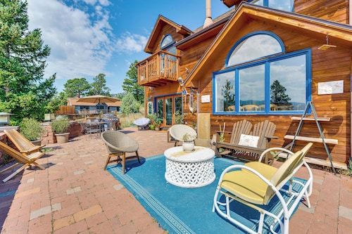 Trail Access, Hot Tub: Lakefront Boulder Retreat!
