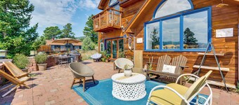 Trail Access, Hot Tub: Lakefront Boulder Retreat!
