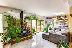 TV, fireplace, video games, foosball - Trail Access, Hot Tub: Lakefront Boulder Retreat! (Boulder)