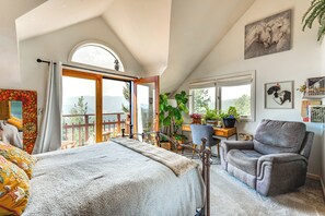 3 bedrooms, desk, iron/ironing board, internet - Trail Access, Hot Tub: Lakefront Boulder Retreat! (Boulder)