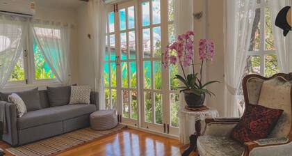 Fabulous 4-bedroom house with AC in Chiangmai