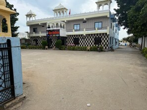 Façana frontal de l'allotjament