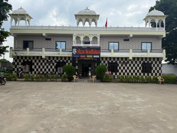 Front of property - Hotel Kesri Nandan  (Bhadesar)
