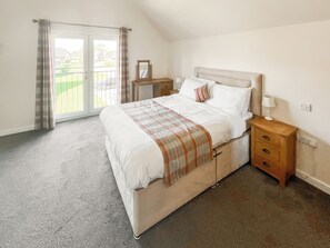 4 makuuhuonetta, ilmainen Wi-Fi