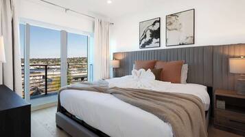 3 bedrooms, iron/ironing board, WiFi, bed sheets