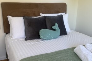 3 bedrooms, iron/ironing board, Internet, bed sheets