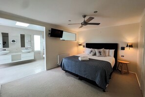 Iron/ironing board, internet, bed sheets