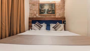 Standard Room, City View | Desk, free WiFi