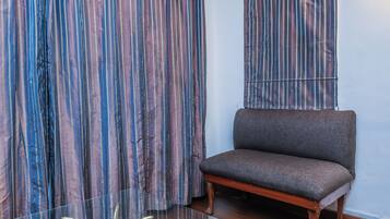 Sviitti | Memory foam -patjalliset sängyt, työpöytä, ilmainen Wi-Fi, vuodevaatteet