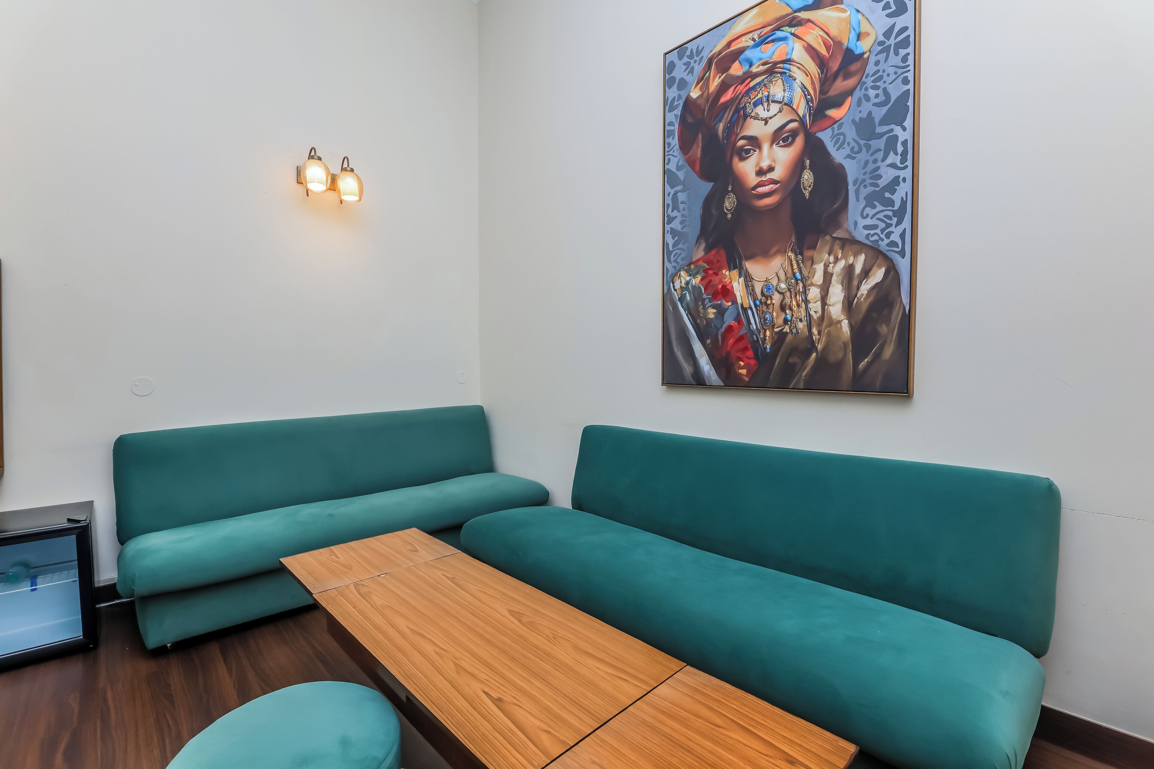 Suite | Memory foam beds, free WiFi, bed sheets