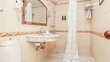 Suite | Bathroom