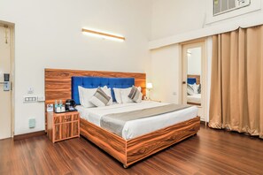 Memory foam beds, free WiFi, bed sheets