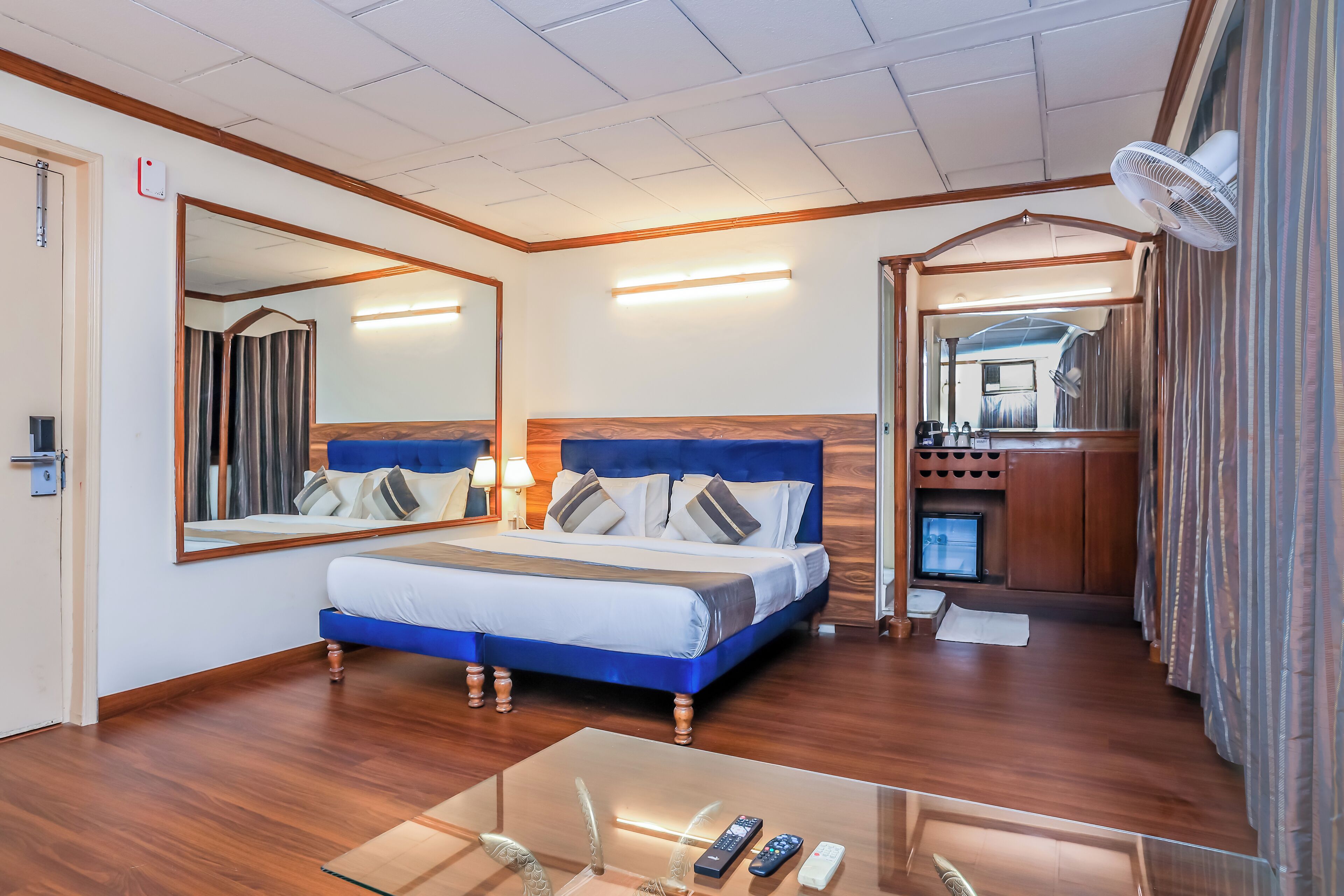 Suite | Memory foam beds, free WiFi, bed sheets