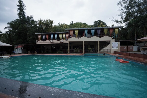 Alberca al aire libre 