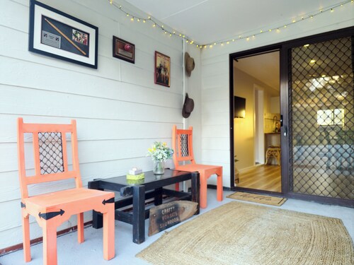 The Burrow: Creative Retreat & Showroom Stay in Frog Rock