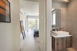 4 chambres, lits bébé (en supplément), draps fournis