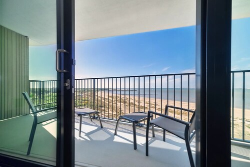 Panoramic sea-view apartment with balcony