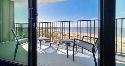 Panoramic sea-view apartment with balcony