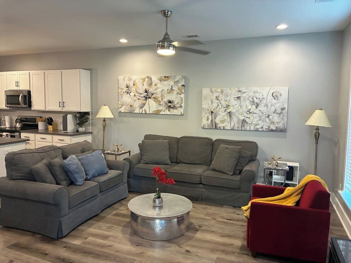 Modern Near Downtown & Hospitals – Greenville Stay