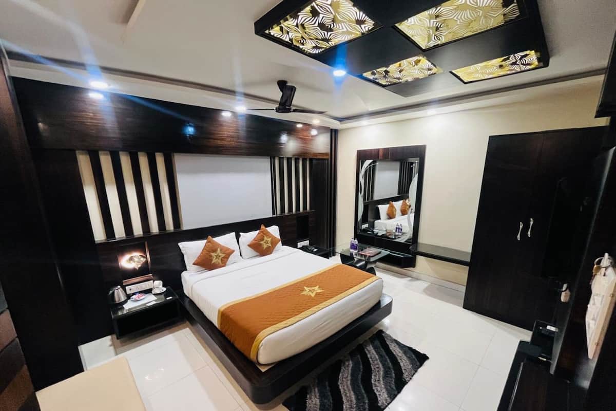 Luxury Room, City View | Free WiFi, bed sheets